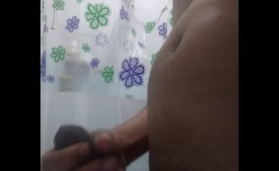 Chupando Pau no Banheiro